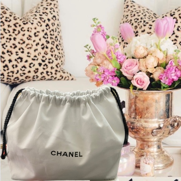 CHANEL white cotton canvas drawstring pouch cosmetic bag storage bag - Authentic - Picture 1 of 13